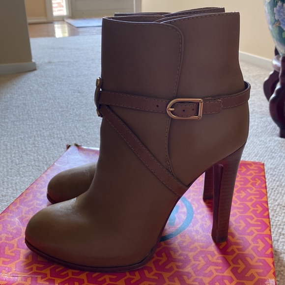 Tory Burch Vicuña Dorese high heel bootie size 9 - Picture 4 of 10